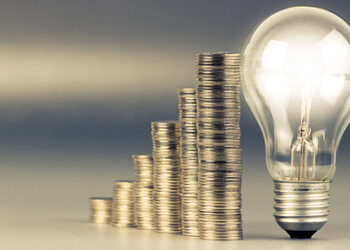 PËRLLOGARITJA/ Sa mijëra lekë në muaj marrin shqiptarët, me çmimin e bllokuar të energjisë elektrike?!