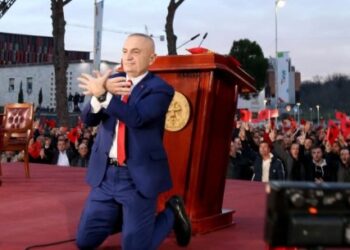 “Domosdoshmëri për ndryshimin në LSI”/ Dita e fundit në Presidencë e Ilir Metës: Presidenti opozitar që bëri fushata dhe dha pafund dekorata!
