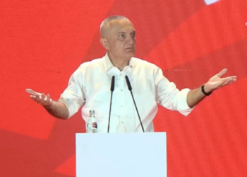 “Mos mendoni se artisti është patriot!”/ Meta sulmon Ramën: Deklaroi që Kosova e Shqipëria të kishin një president, mesazhi për të bllokuar njohjet