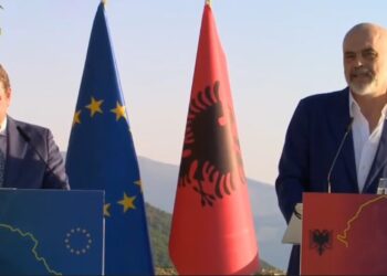 Integrimi europian/ Rama konferencë me Varhelyi-n: Shqipëria nuk ka më çfarë të bëjë përveçse të presë, të shohim “dritën jeshile”…!