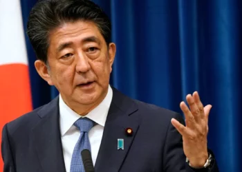 Vdes në spital ish-Kryeministri i Japonisë, u qëllua me armë gjatë një takimi elektoral