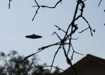 Përballja e madhe: A janë “UFO-t”, armë të reja sekrete të SHBA-së ose Rusisë?