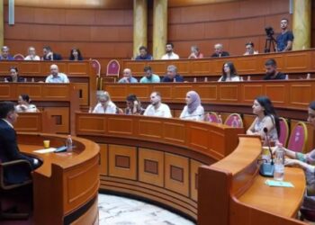 Bashkia e Tiranës hap garën për ndërtimin e Teatrit Kombëtar, Veliaj: Do kemi teatrin më modern në Ballkan. Koha do na japë të drejtë për prishjen e godinës prej tallashi