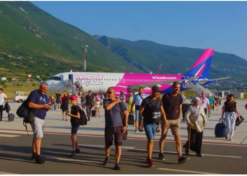 12 fluturime në javë nga Aeroporti i Kukësit/ Rama: Pasagjerët jo vetëm nga Shqipëria e Kosova, por dhe turistë nga Europa