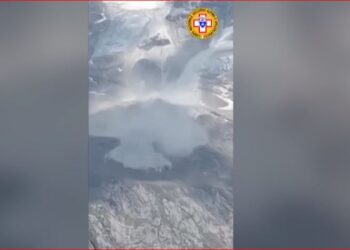 Rritet numri i personave të zhdukur/ VIDEO nga momenti i shembjes së akullnajës në Itali