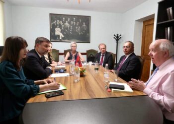 Injorohet sërish Berisha/ Alibeaj takon bashkëreporterët e Asamblesë parlamentare të KiE për Shqipërinë: Ja çfarë diskutuan