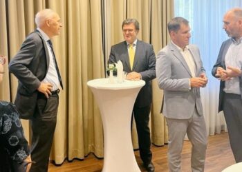 Pritja/ Largimi i Zef Mazit, reagojnë Ambasada e SHBA dhe ajo Çeke në Tiranë: Arriti momentin e rëndësishëm historik të çeljes së negociatave