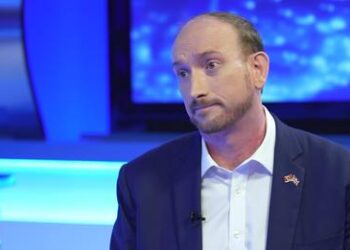 Humor i ‘zi’ anglez që Berisha të mos e marrë personale?! Ambasada britanike: Kemi shënjestruar edhe të tjerë…!