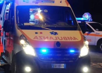 Horror/ Shqiptari ndjek ‘këmba këmbës’ ish-partneren, e godet me thikë mes njerëzve