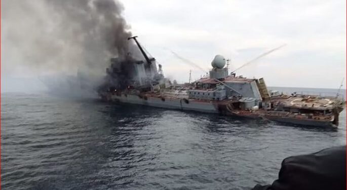 "Akt vetëvrasës"/ Poshtërohet ushtria ruse, flota detare e Putinit fundos anijen e vet në brigjet e Mariupolit