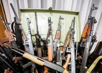 BE ngre alarmin: Lufta në Ukrainë sjell vërshim të armëve ilegale në Europë