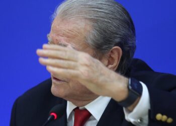 Berisha i ka vendosur Ramës “çimkë” poshtë tavolinës, që e paska dëgjuar t’i bërtiste ministrit “tradhëtar-tradhëtar”?