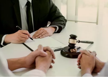 Nisma e re, divorc te noteri/ Me akt-marrëveshje palët ndahen me konsensus, shmanget gjykata