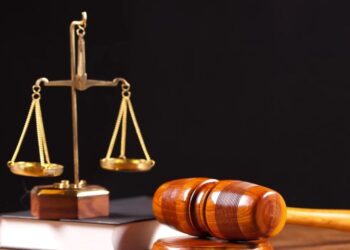 Emrat/ Thyen bojkotin e proceseve gjyqësore, avokatëve “rebelues” u pezullohet licenca për 3 muaj