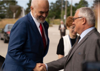 VIDEO/ Rama në Gjykatën Penale të Hagës, takohet me zyrtarët e lartë