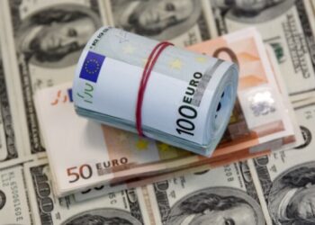 Këmbimi valutor/ Me sa shiten dhe blihen monedhat e huaja sot: Si paraqitet euro në krahasim me dollarin