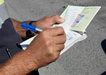 Pezullohen nga puna 5 policë të rrugores në Tiranë/ Ndëshkonin me gjoba padrejtësisht dhe falsifikonin të dhënat në radar