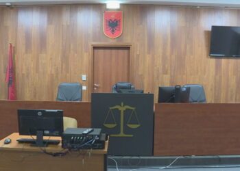 Avokatët mblidhen për të vendosur fatin e kolegëve që thyen bojkotin