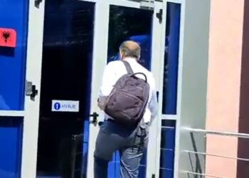 Konçensioni i sterilizimit/ Ish-ministri Ilir Beqja mbi 7 orë në SPAK, ja për çfarë po merret në pyetje nga prokurorët
