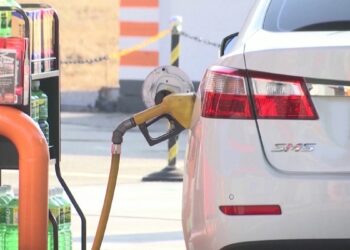 Nafta vijon rënien në tregjet ndërkombëtare, në bursën e Nju Jorkut një fuçi u shit nën 99$