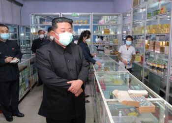 “Pushtuesi i huaj”/ Si e shpjegon Koreja e Veriut ardhjen e koronavirusit në vend