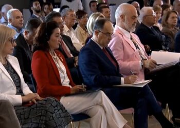 Kim: S’do lëkundemi kurrë nga mbështetja e aspiratave të popullit shqiptar për sovranitet, demokraci dhe drejtësi