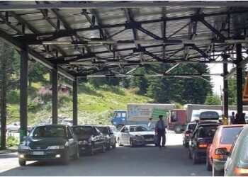 Rregulla të reja në kufirin Kosovë-Mali i Zi, nuk mund të kalohet më vetëm me certifikatën e lindjes