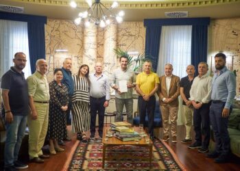Veliaj me familjarët e kompozitorit Çesk Zadeja: Përkujtojmë veprën e jashtëzakonshme në vitin e 95-vjetorit të lindjes së tij