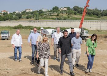 Tregu i ri ushqimor publik në Farkë/ Veliaj: Fermerët do të tregtojnë me çmime shumë më të lira