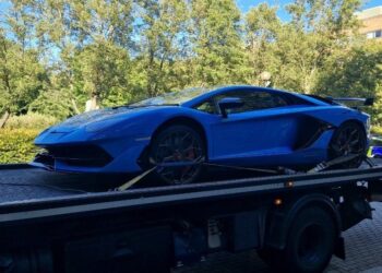 Ndodh edhe kështu: Sekuestrohet Lamborghini sepse ishte e pasiguruar (FOTO)
