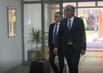 Vetoja bullgare/ Thirrja e Ramës, partitë shqiptare në Maqedoni pro planit të Macron