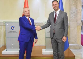 “Liberalizimi i vizave të ndodhë sa më parë”/ Meta takohet me Konjufcën: Shqipëria duhet të marrë shembull për…