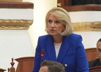 “Dokument historik”, debat në Parlament për rezolutën mbi gjenocidin serb në Kosovë