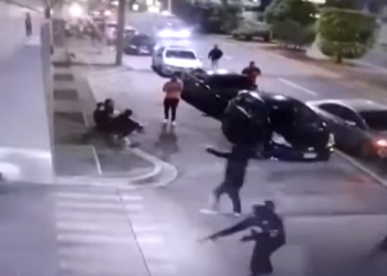 Tronditëse/ Publikohet VIDEO kur ekzekutohet djali i ish-presidentit dhe 3 shokët e tij në disko
