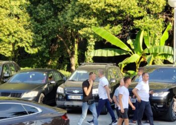 FOTO/ Deri tani kundërshtar i Berishës, deputeti i PD i bashkohet protestës së opozitës: Kundër Ramës, të gjithë bashkë