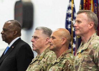 U forcua me 300 mijë trupa/ Gjenerali amerikan Christopher Cavoli merr komandën ushtarake të NATO-s