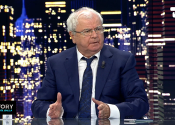 “Ashtu sikurse bëri Zogu”/ Ngjela tregon si mund ‘të shpëtohet’ Partia Demokratike