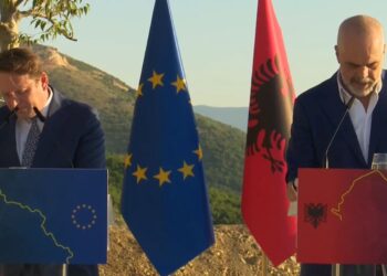 LIVE/ Rama me Várhelyi-n nga “By Pass-i” i Vlorës: Komisioneri do na thotë më shumë për negociatat