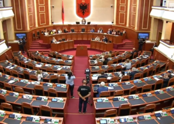 PD: “Investimet” në Kushtetuese! Opozita kërkon të drejtën për ngritjen e një komisioni hetimor