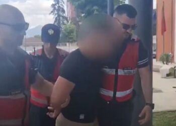 ‘7 mijë euro një vend pune’/ Pranga 29-vjeçarit në Tiranë. Zhvati 2 vajza me premtimin se do i gjente punë në shtet: Kam të njohur në…