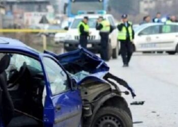 Aksidenti i rëndë/ Makina “fluturon në ajër” prokuroren shqiptare dhe largohet nga vendi i ngjarjes