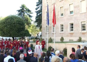 “Shqipëria bëhet”/ Rama apel Drejtësisë: Integrimi varet nga puna juaj, mos ia mohoni fëmijëve Evropën