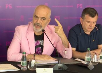 Rama takim me kryebashkiakët në Pogradec/ “Ngre në qiell” bashkinë e Lezhës i ‘tërheq vëmendjen’ Vlorës: Fle gjumë