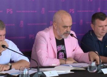 “Dhërmiut, Drimadhes e Vlorës u ka rënë dielli në kokë”/ Rama për çmimet e larta në bregdet: S’ka turistë thonë kur rrisin çmimet më shumë se Greqia e Turqia