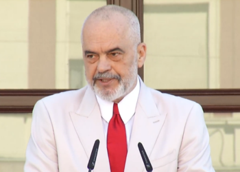 ‘Ju kërkoj thellësisht ndjesë për gabimet e bëra’/ Rama: S’burojnë nga qëllimi për të përfituar në kurriz të të tjerëve