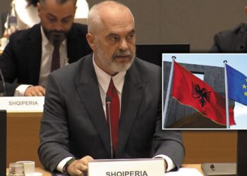 ‘S’e kisha menduar kurrë se do të shikoja fytyra të lumtura në këtë godinë’/ Rama: Ju keni nevojë për ne po aq sa ne për ju