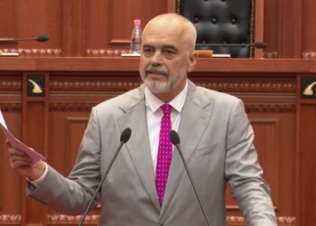 “I keni ngulur thikën në gjoks Hashim Thaçit”/ Rama i ashpër me PD për Kosovën: Historia do tregojë se…