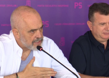 “Boll tani, boll! Do të nxjerr jashtë”/ Rama i drejtohet kryebashkiakes: Ç’janë këto muhabete, pse i flet atij?