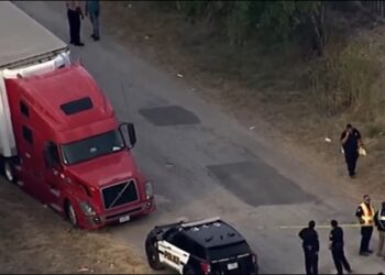 SHBA/ 53 emigrantë u gjetën të vdekur në kamion! Shoferi: Nuk e dija që kondicioneri s’punonte! Dy të akuzuarit rrezikojnë dënimin me vdekje