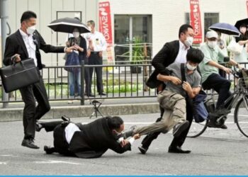 Shefi i policisë merr përgjegjësinë për vrasjen e ish-kryeministrit japonez: Ishte kulmi i fajit në 27 vite punë në zbatimin e ligjit. Nuk e mohoj, ka pasur…!